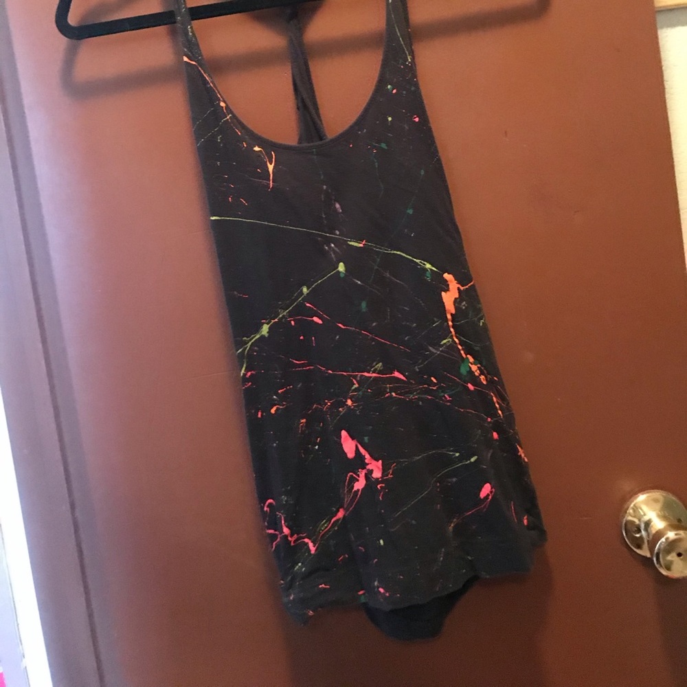 Paint splatter tank